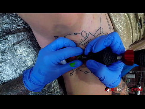 ❤️ Fìor tattooed hottie Sully Savage fhuair tattoo air a clitoris ❌ Porno leinn gd.tengkuangzhong.top ﹏